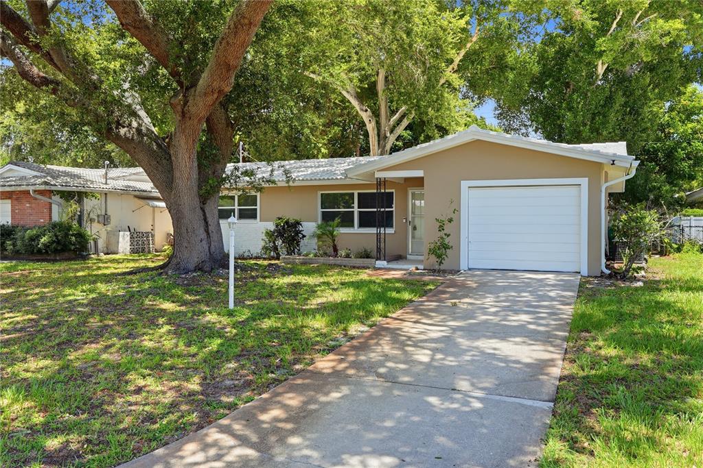 2437 Rutland Lane Clearwater, FL 33763 - Photo 2 of 32 Gallery Image 2