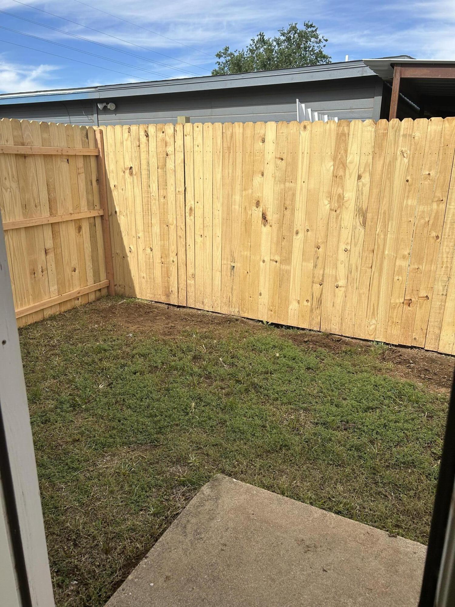 1102 42nd Street Lubbock, TX 79412 - Photo 15 of 16 a view of outdoor space with tub