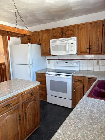 $449,900 | 2 Valley Street, Lincoln, RI 02838