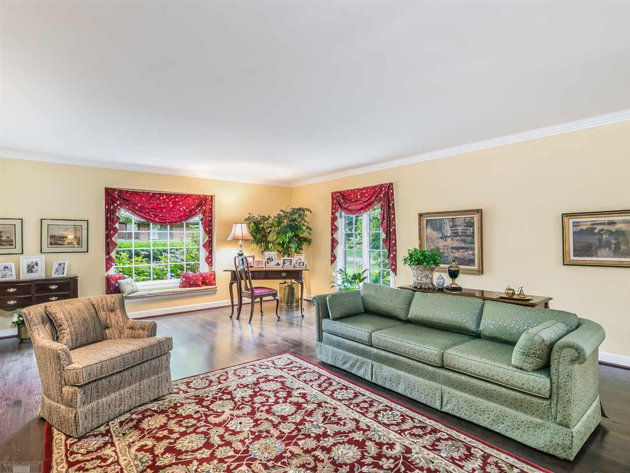 525 Shelden Road Grosse Pointe Shores, MI 48236 - Photo 9 of 51