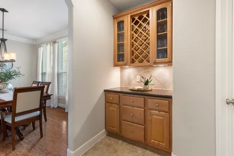 $672,500 | 2102 Hickory Village Court, Kingwood, TX 77345