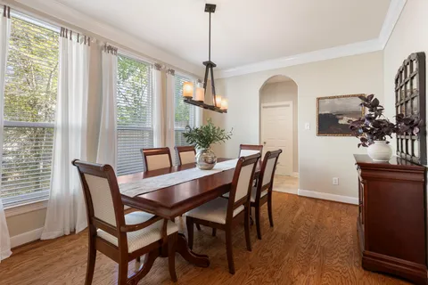 $672,500 | 2102 Hickory Village Court, Kingwood, TX 77345