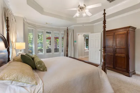 $672,500 | 2102 Hickory Village Court, Kingwood, TX 77345