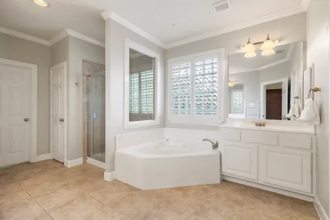 $672,500 | 2102 Hickory Village Court, Kingwood, TX 77345