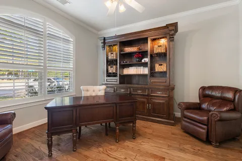 $672,500 | 2102 Hickory Village Court, Kingwood, TX 77345