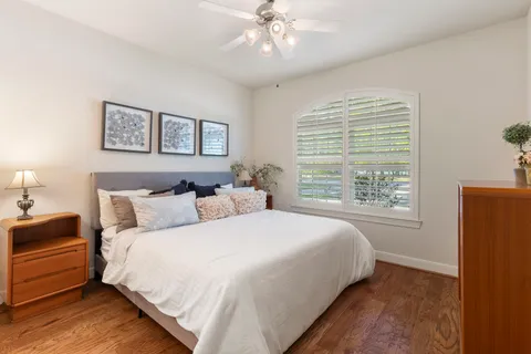 $672,500 | 2102 Hickory Village Court, Kingwood, TX 77345