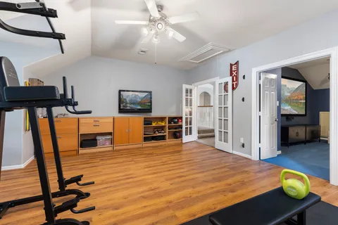 $672,500 | 2102 Hickory Village Court, Kingwood, TX 77345