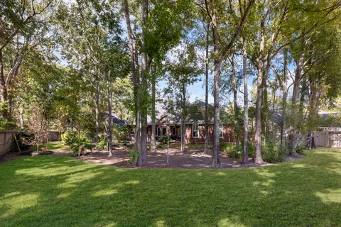 $672,500 | 2102 Hickory Village Court, Kingwood, TX 77345