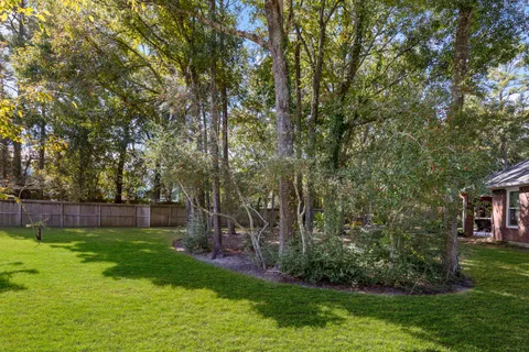 $672,500 | 2102 Hickory Village Court, Kingwood, TX 77345