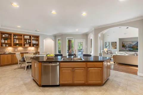 $672,500 | 2102 Hickory Village Court, Kingwood, TX 77345