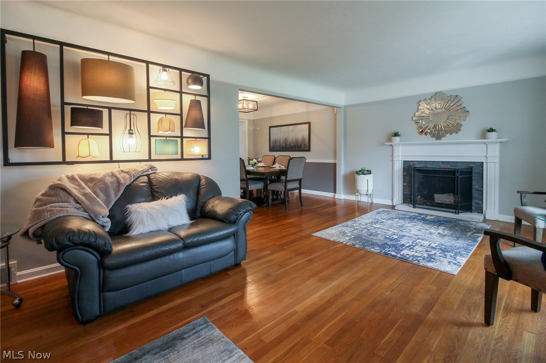 1366 Croyden Road Lyndhurst, OH 44124 - Photo 4 of 34 Gallery Image 4
