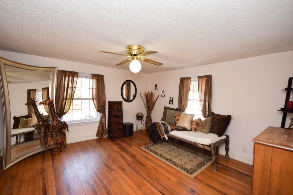 464 Springfield Street Wilbraham, MA 01095 - Photo 12 of 30