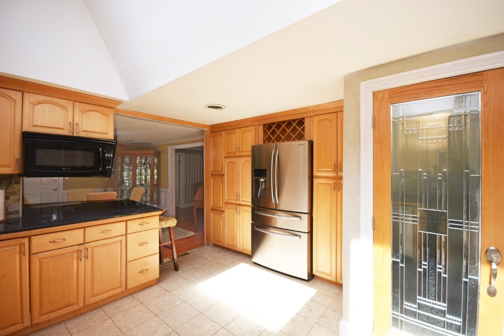 464 Springfield Street Wilbraham, MA 01095 - Photo 6 of 30