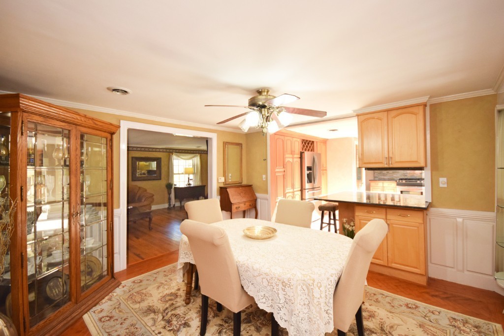 464 Springfield Street Wilbraham, MA 01095 - Photo 8 of 30