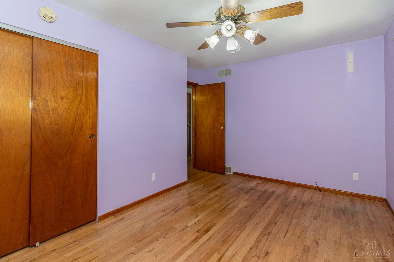 6048 Snyder Road Cincinnati, OH 45247 - Photo 6 of 25