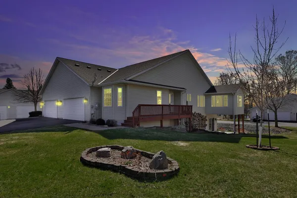 $375,000 | 13441 Pine View Place, Lindstrom, MN 55045