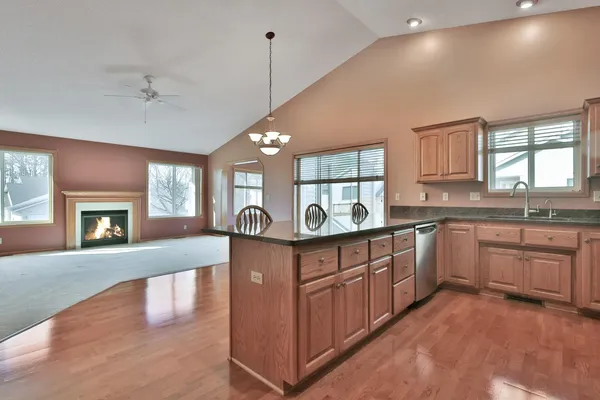 $375,000 | 13441 Pine View Place, Lindstrom, MN 55045