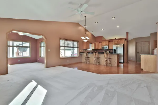 $375,000 | 13441 Pine View Place, Lindstrom, MN 55045