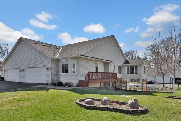 $375,000 | 13441 Pine View Place, Lindstrom, MN 55045