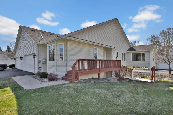 $375,000 | 13441 Pine View Place, Lindstrom, MN 55045