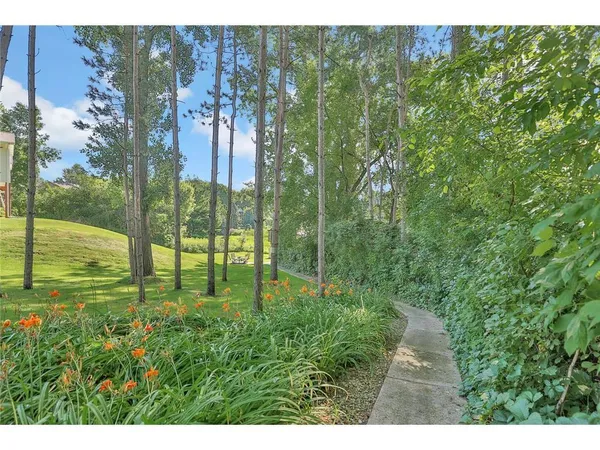 $375,000 | 13441 Pine View Place, Lindstrom, MN 55045