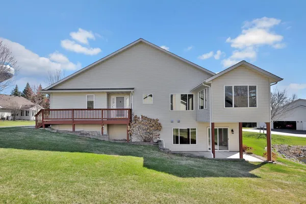 $375,000 | 13441 Pine View Place, Lindstrom, MN 55045