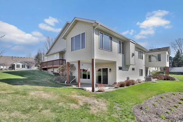 $375,000 | 13441 Pine View Place, Lindstrom, MN 55045