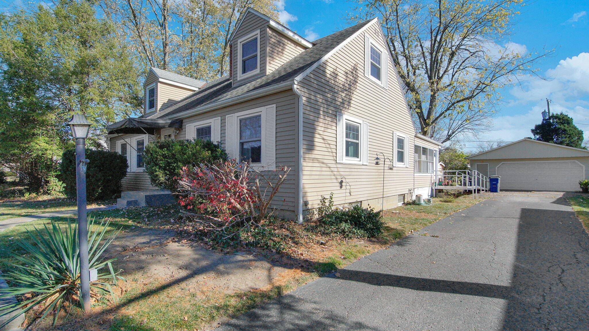 1194 Haddon Road Columbus, OH 43209 - Photo 3 of 33 2-web-or-mls-1194-haddon-rd
