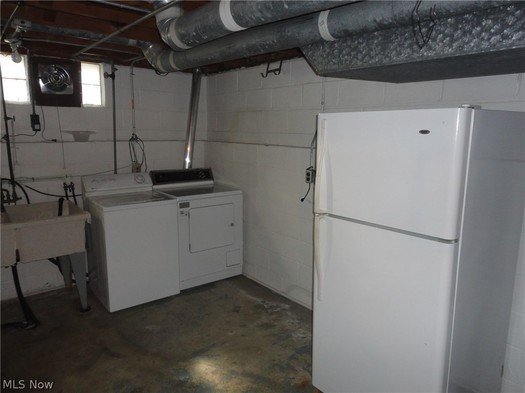 2010 Lorimer Road Cleveland, OH 44134 - Photo 17 of 30