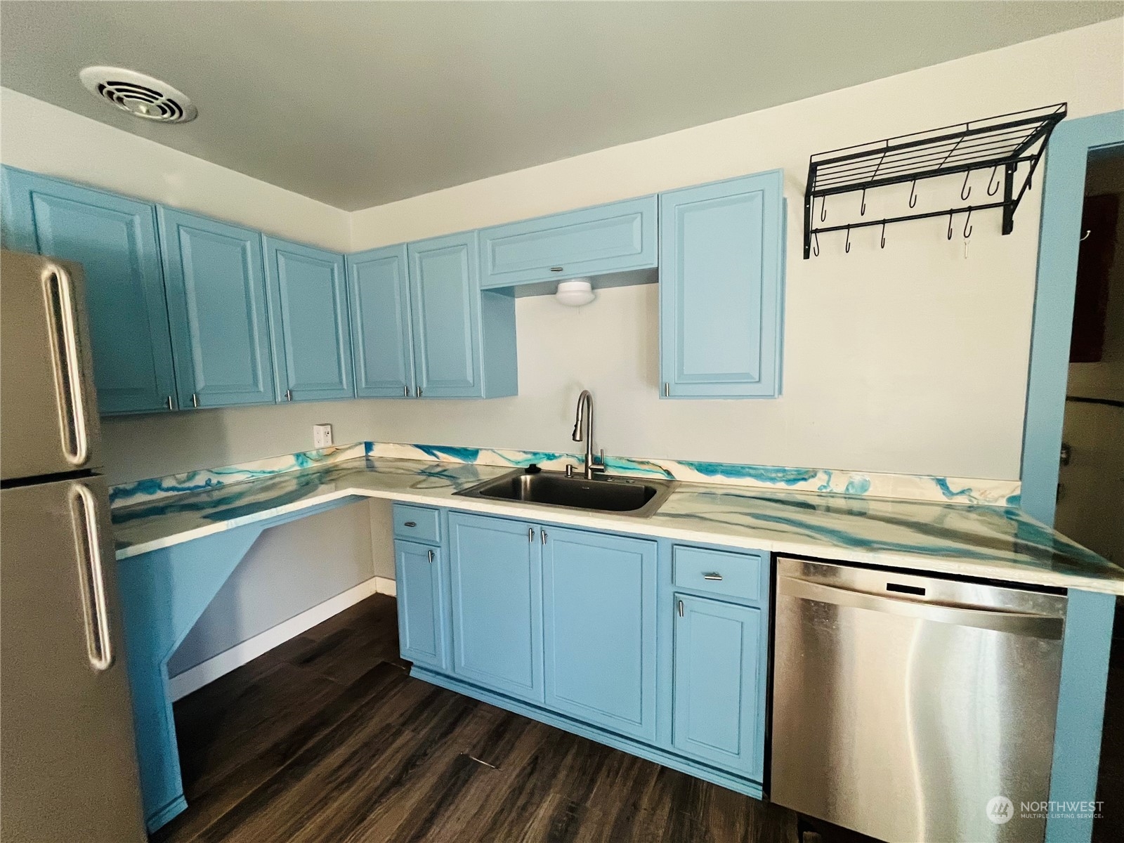 3817 Petersville Road Northeast Bremerton, WA 98310 - Photo 14 of 21 Gallery Image 14