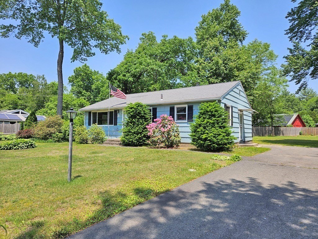 65 Daniel Square Belchertown, MA 01007 - Photo 3 of 15