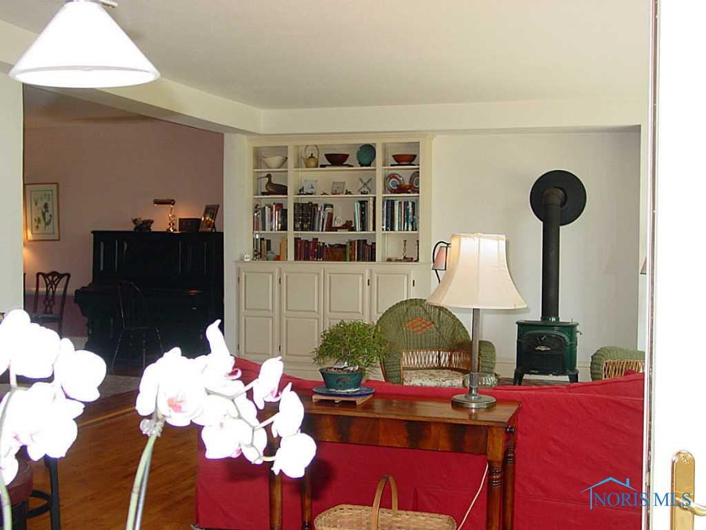 506 River Road Maumee, OH 43537 - Photo 5 of 19 Great Room.