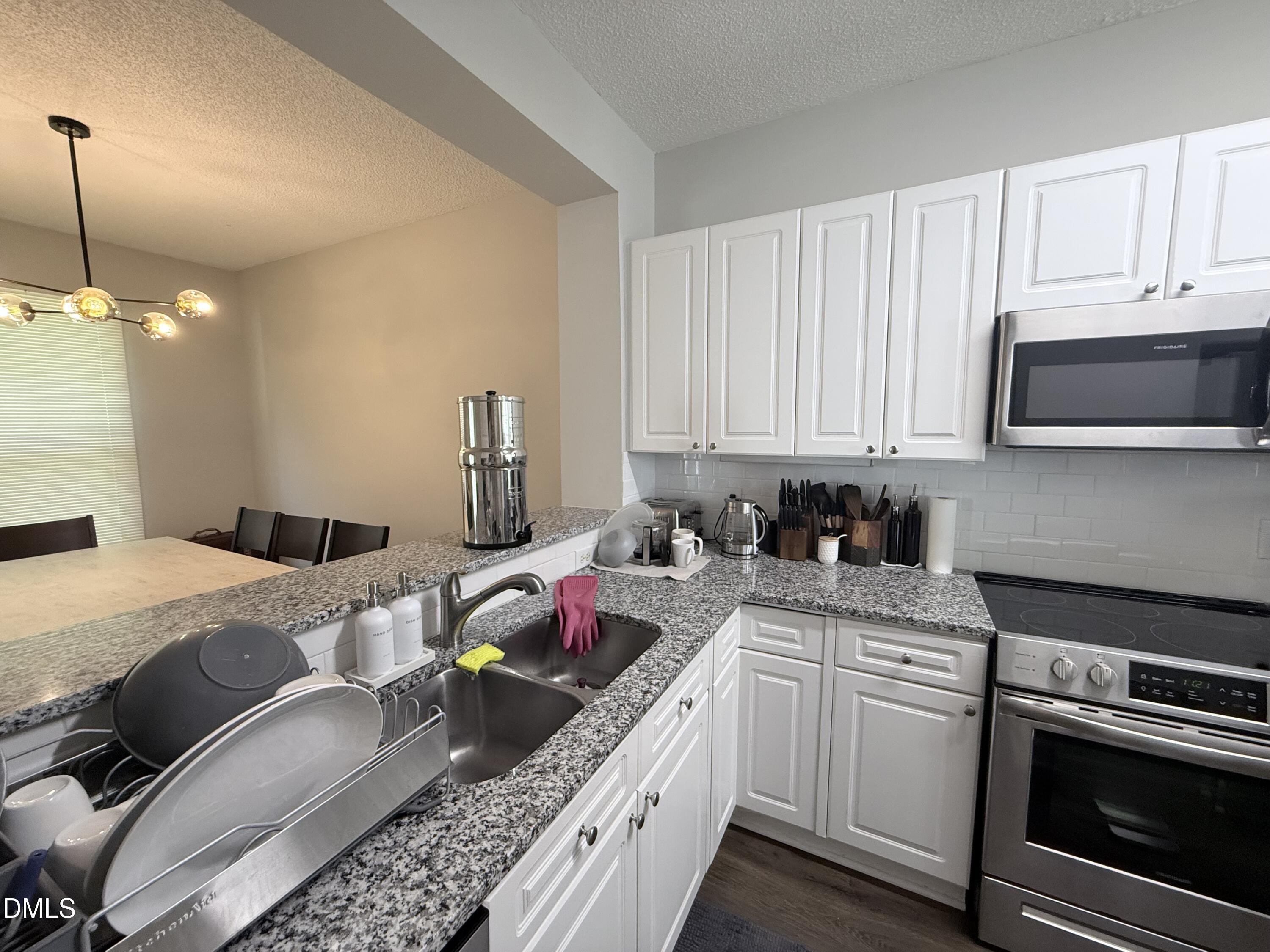 7732 Astoria Place Raleigh, NC 27612 - Photo 12 of 36 IMG_4668