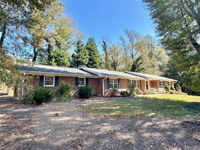 $317,500 | 260 Oakwood Drive, Elkin, NC 28621