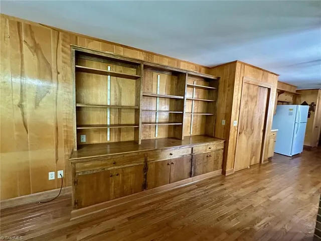 $317,500 | 260 Oakwood Drive, Elkin, NC 28621