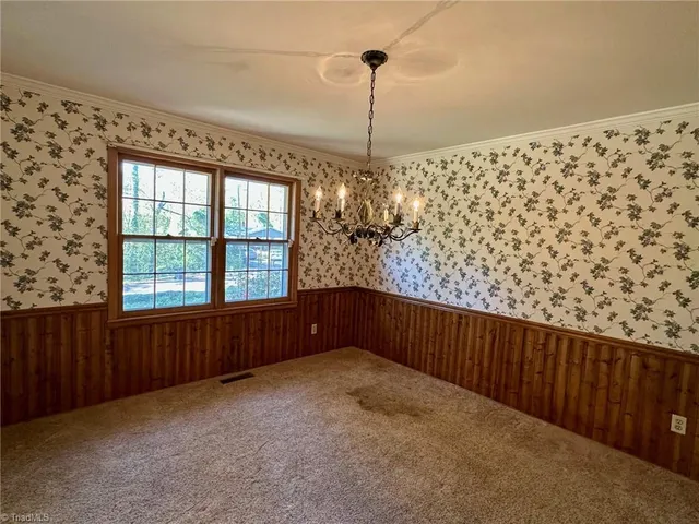 $317,500 | 260 Oakwood Drive, Elkin, NC 28621