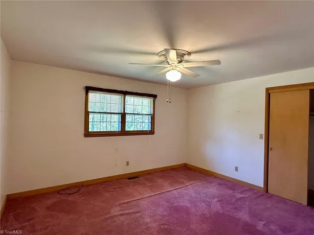 $317,500 | 260 Oakwood Drive, Elkin, NC 28621