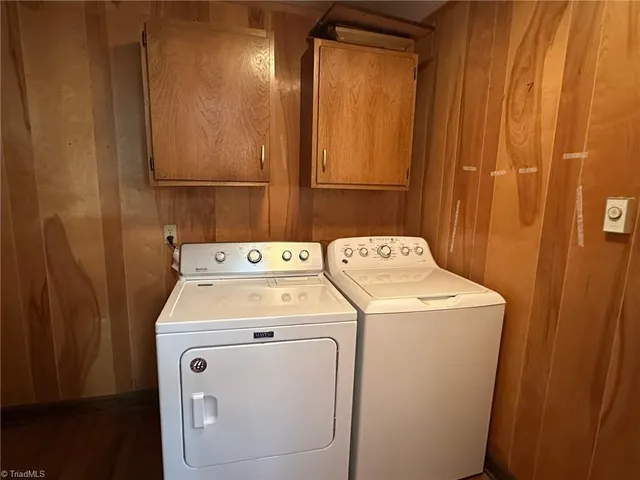 $317,500 | 260 Oakwood Drive, Elkin, NC 28621