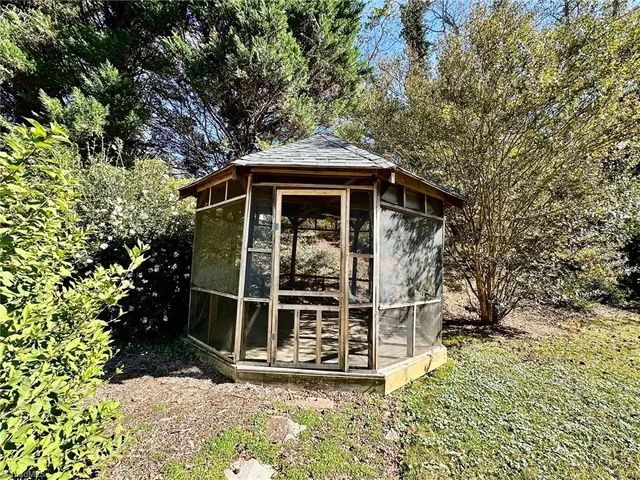 $317,500 | 260 Oakwood Drive, Elkin, NC 28621