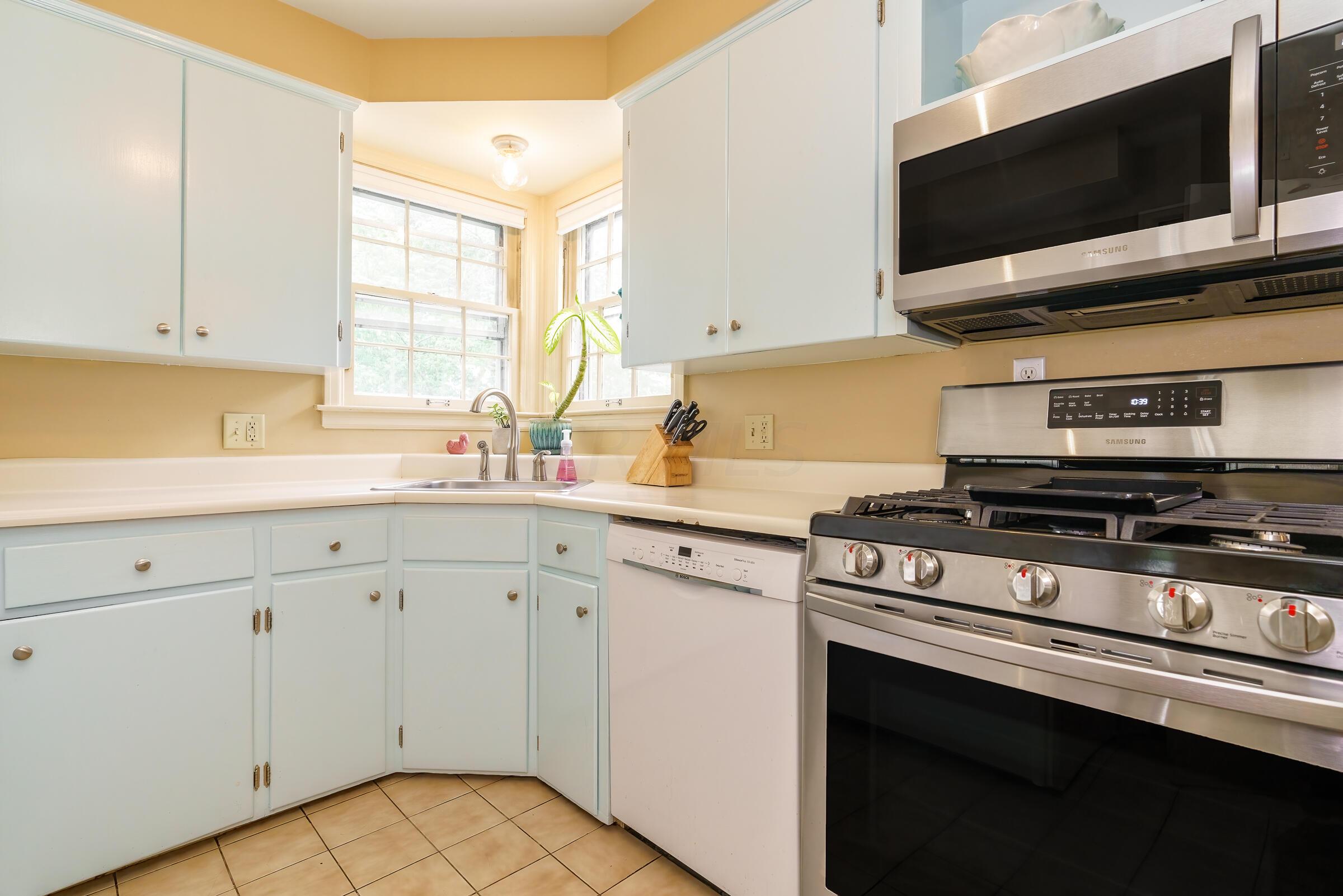 2705 Coventry Road Columbus, OH 43221 - Photo 10 of 41 2705 Coventry Rd-22