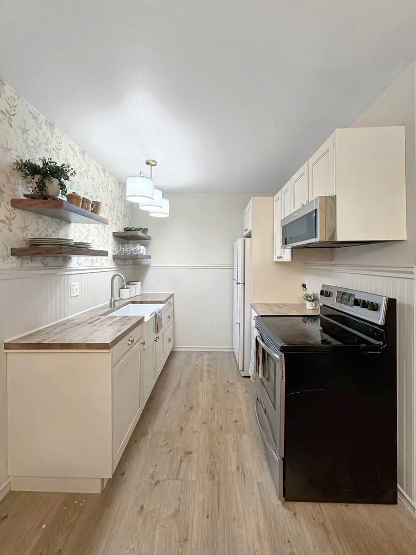 124 North Whistler Avenue, Unit C4 Freeport, IL 61032 - Photo 2 of 28