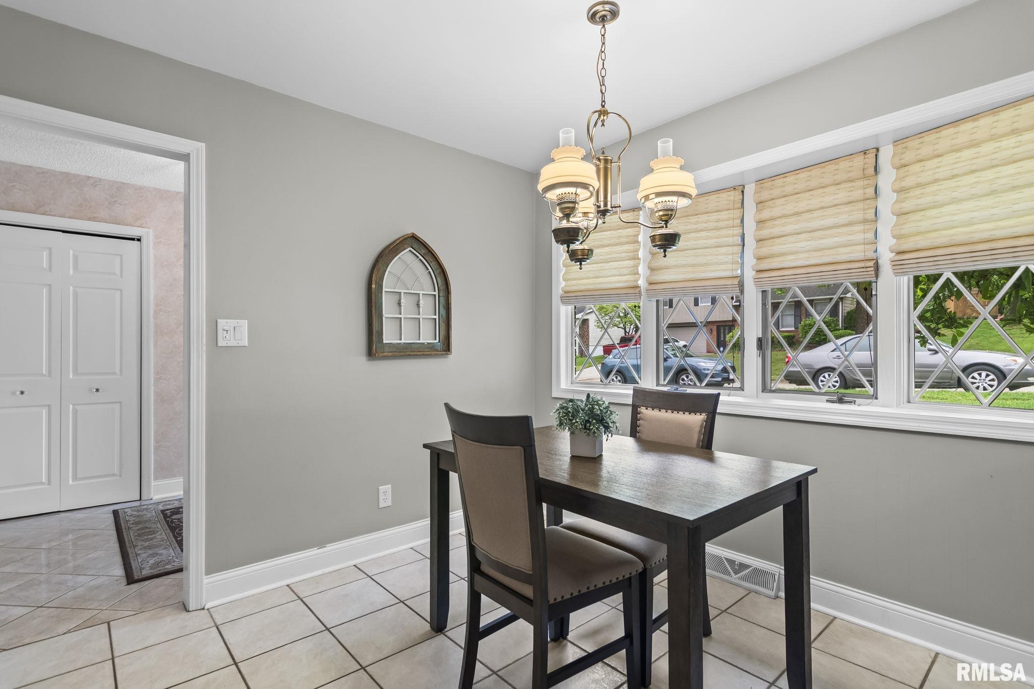 890 Roanoke Drive Springfield, IL 62702 - Photo 13 of 48 Gallery Image 13