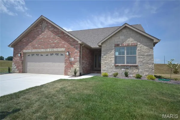 $387,950 | 4413 Devin Drive, Smithton, IL 62285