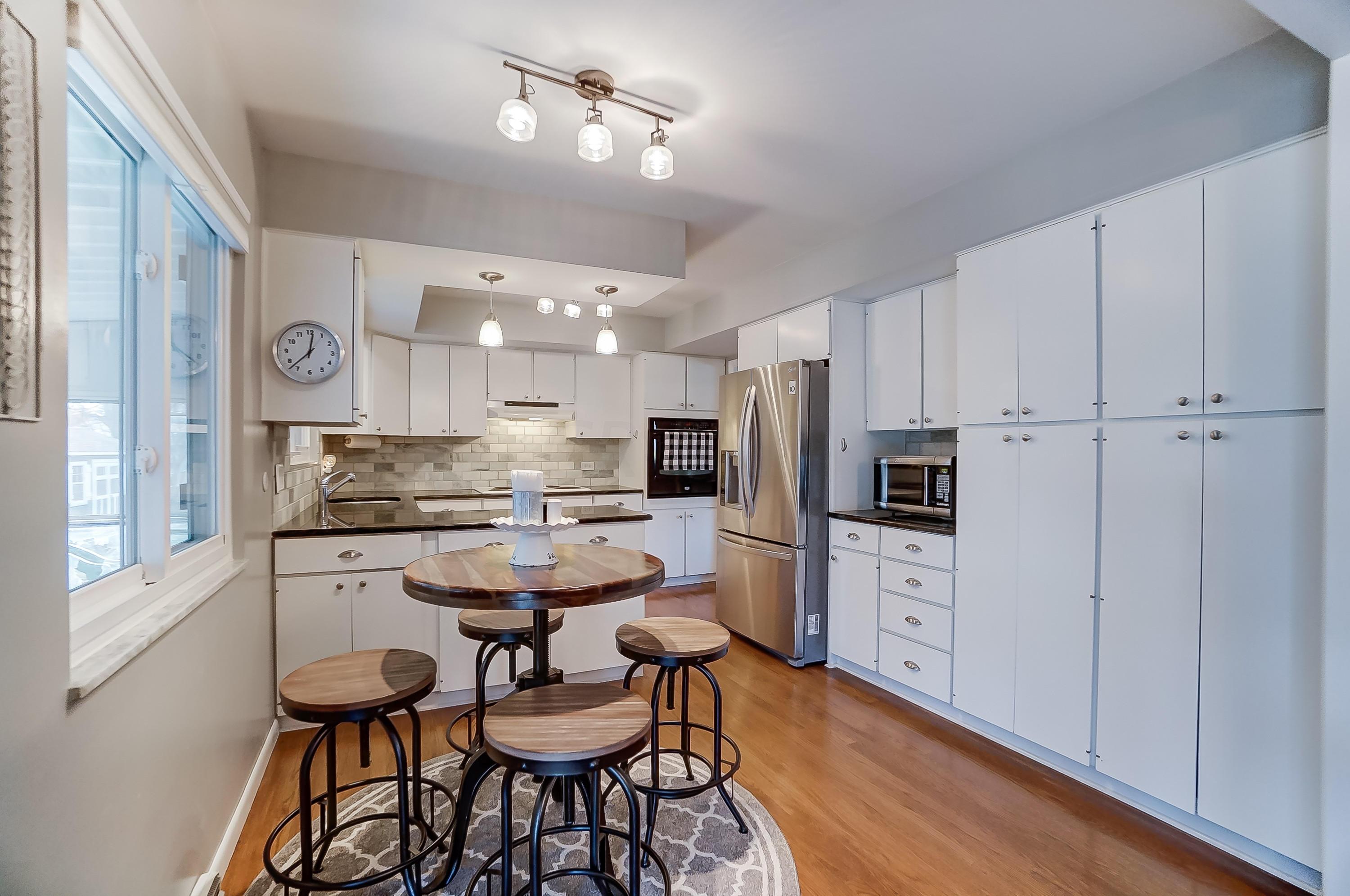 4166 Windermere Road Columbus, OH 43220 - Photo 11 of 47 Gallery Image 11