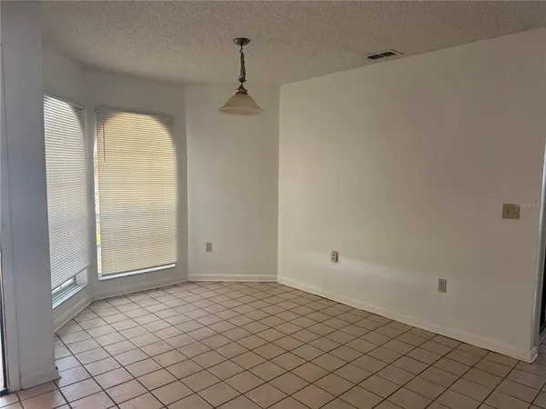 $1,800 | 925 Derbyshire Drive, Kissimmee, FL 34758