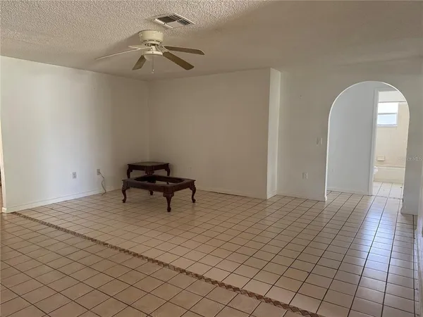$1,800 | 925 Derbyshire Drive, Kissimmee, FL 34758