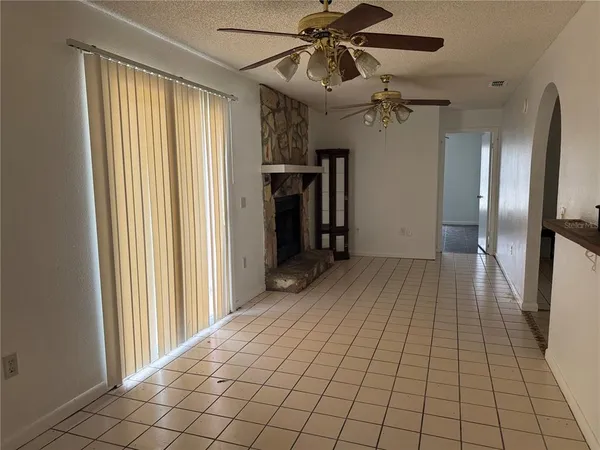 $1,800 | 925 Derbyshire Drive, Kissimmee, FL 34758
