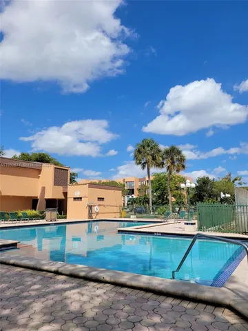 $2,350 | 9410 West Flagler Street, Unit 312, Miami, FL 33174