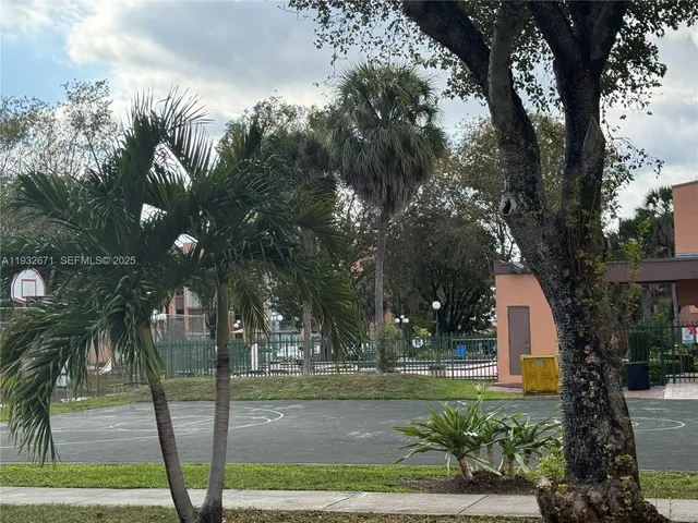 $2,350 | 9410 West Flagler Street, Unit 312, Miami, FL 33174