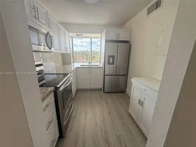 $2,350 | 9410 West Flagler Street, Unit 312, Miami, FL 33174